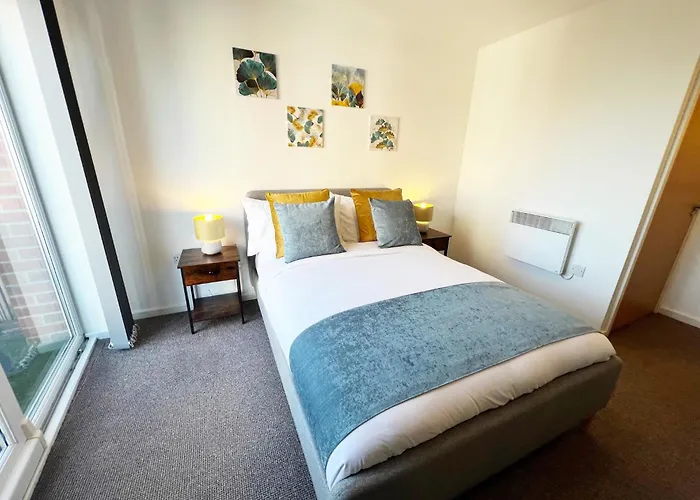 2 Bed Apartment Manchester Sportcity Opposite Etihad Stadium & Coop Live