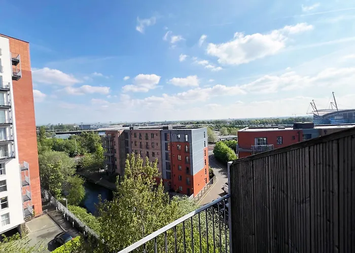 2 Bed Apartment Manchester Sportcity Opposite Etihad Stadium & Coop Live